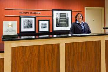 Hampton Inn & Suites Minot Airport
