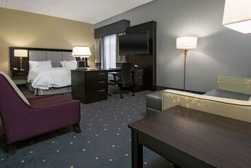 Hampton Inn & Suites Raleigh Downtown