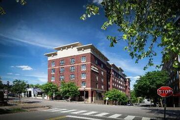 Hampton Inn & Suites Raleigh Downtown