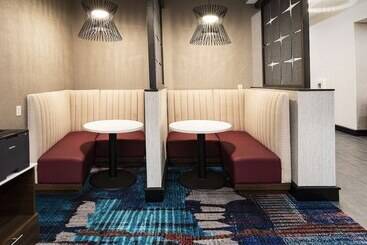 Hampton Inn & Suites Raleigh Downtown