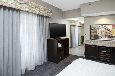 Hampton Inn & Suites Raleigh Downtown