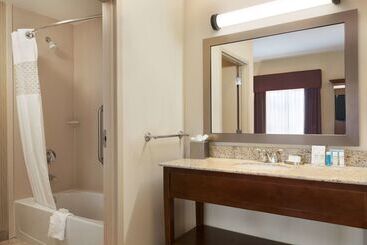 Hampton Inn & Suites Williston