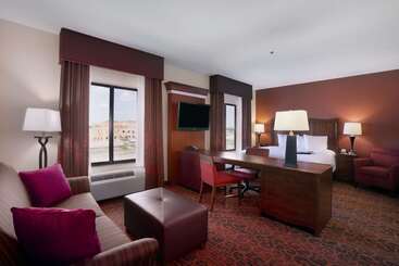 Hampton Inn & Suites Williston