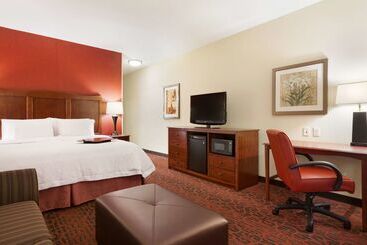 Hampton Inn & Suites Williston