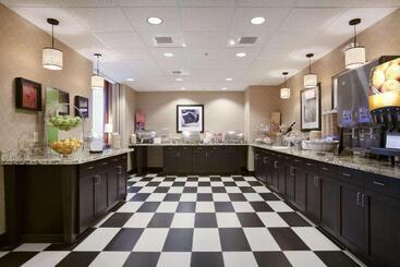 Hampton Inn & Suites Williston