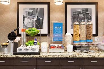 Hampton Inn & Suites Williston