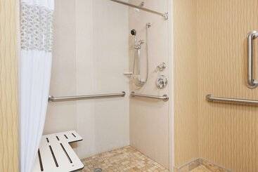 Hampton Inn & Suites Williston