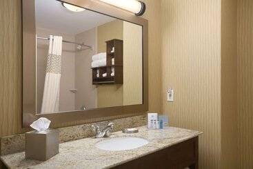 Hampton Inn & Suites Williston