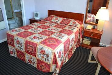 هتل Alpha Inn & Suites