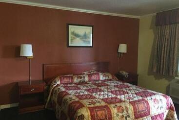 هتل Alpha Inn & Suites