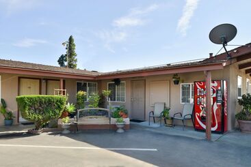 Отель Americas Best Value Inn Los Banos