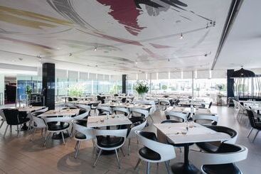 Centara Watergate Pavilion Hotel Bangkok