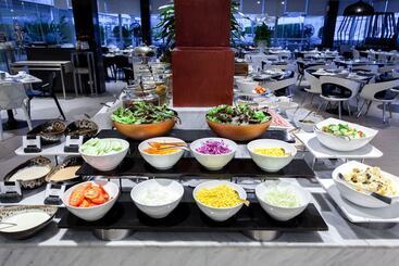 Centara Watergate Pavilion Hotel Bangkok