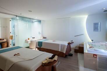 Centara Watergate Pavilion Hotel Bangkok