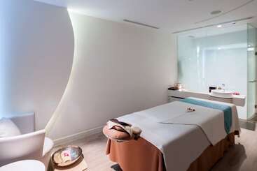 Centara Watergate Pavilion Hotel Bangkok