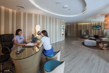 Centara Watergate Pavilion Hotel Bangkok