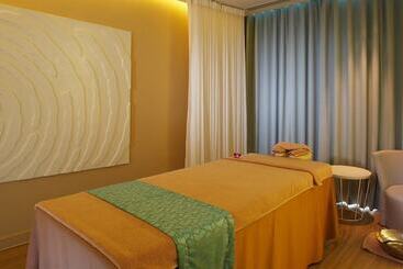 Centara Watergate Pavilion Hotel Bangkok