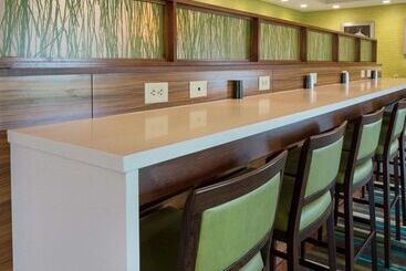 هتل Comfort Suites Bossier City  Shreveport East