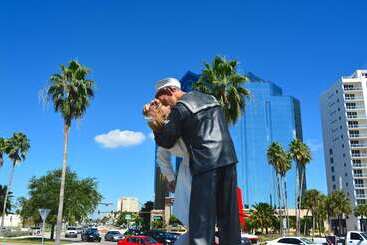 هتل Comfort Suites Sarasota Siesta Key