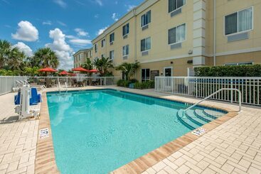 هتل Comfort Suites Sarasota Siesta Key