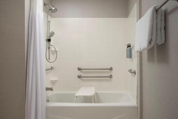 هتل Courtyard By Marriott Panama City