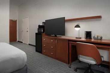 هتل Courtyard By Marriott Panama City