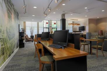 هتل Courtyard By Marriott Dallas Arlington South
