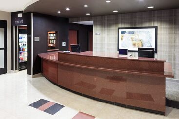 هتل Courtyard By Marriott Hattiesburg