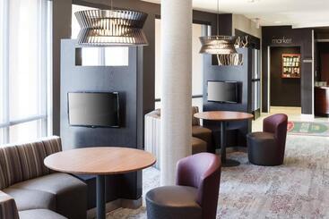 هتل Courtyard By Marriott Hattiesburg