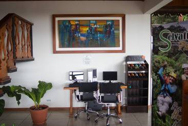 هتل Ficus Sunset Suites