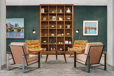 هتل Four Points By Sheraton Sacramento Airport