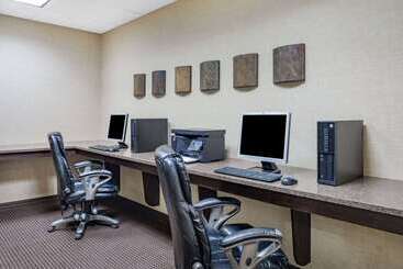هتل Hawthorn Suites By Wyndham Williston