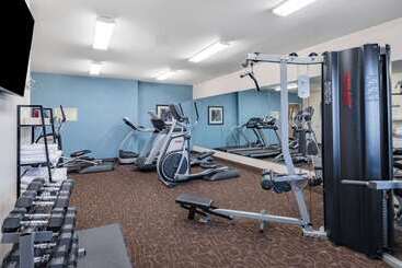 هتل Hawthorn Suites By Wyndham Williston