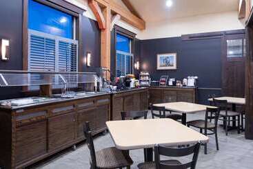 هتل Hawthorn Suites By Wyndham Williston