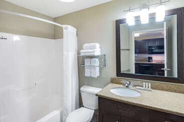 هتل Hawthorn Suites By Wyndham Williston