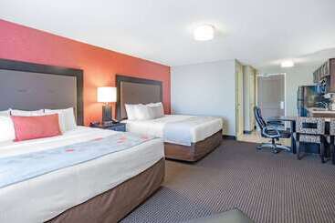 هتل Hawthorn Suites By Wyndham Williston