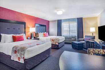 هتل Hawthorn Suites By Wyndham Williston