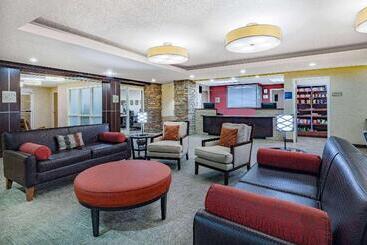 هتل Hawthorn Suites By Wyndham Williston