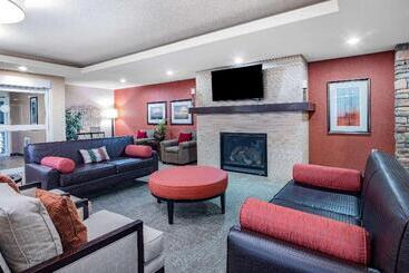 هتل Hawthorn Suites By Wyndham Williston