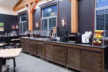 هتل Hawthorn Suites By Wyndham Williston