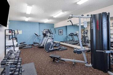 هتل Hawthorn Suites By Wyndham Williston
