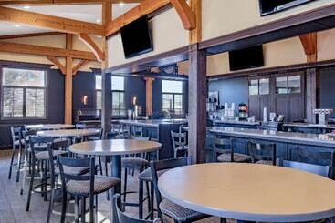 هتل Hawthorn Suites By Wyndham Williston