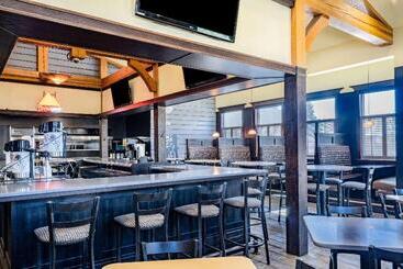 هتل Hawthorn Suites By Wyndham Williston