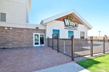 هتل Hawthorn Suites By Wyndham Williston