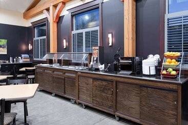 هتل Hawthorn Suites By Wyndham Williston