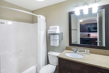 هتل Hawthorn Suites By Wyndham Williston