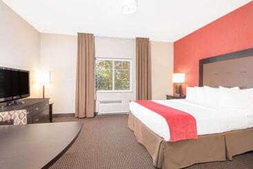 هتل Hawthorn Suites By Wyndham Williston