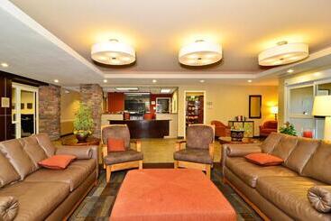 هتل Hawthorn Suites By Wyndham Williston