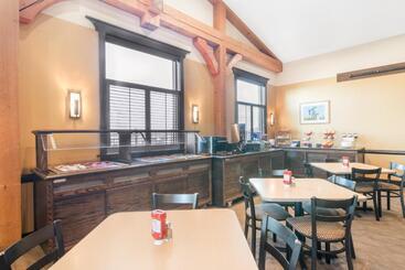 هتل Hawthorn Suites By Wyndham Williston