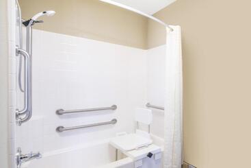 هتل Hawthorn Suites By Wyndham Williston